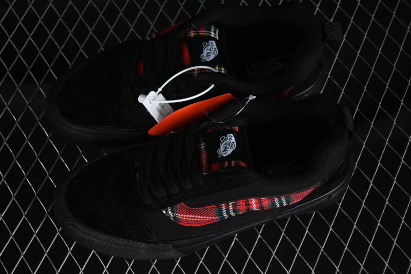 Vans Classics Knu Skool Retro Sneakers with Enlarged Toe and Thickened Trim - VN0009QC3N6