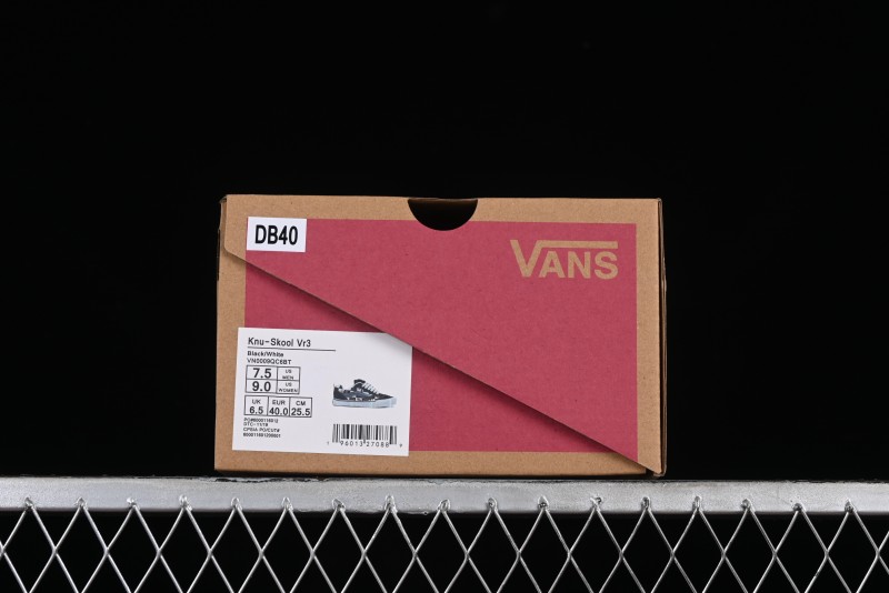 Vans Classics Knu Skool Checkerboard Graffiti Chunky Tongue Skate Shoes - VN0009QC6BT