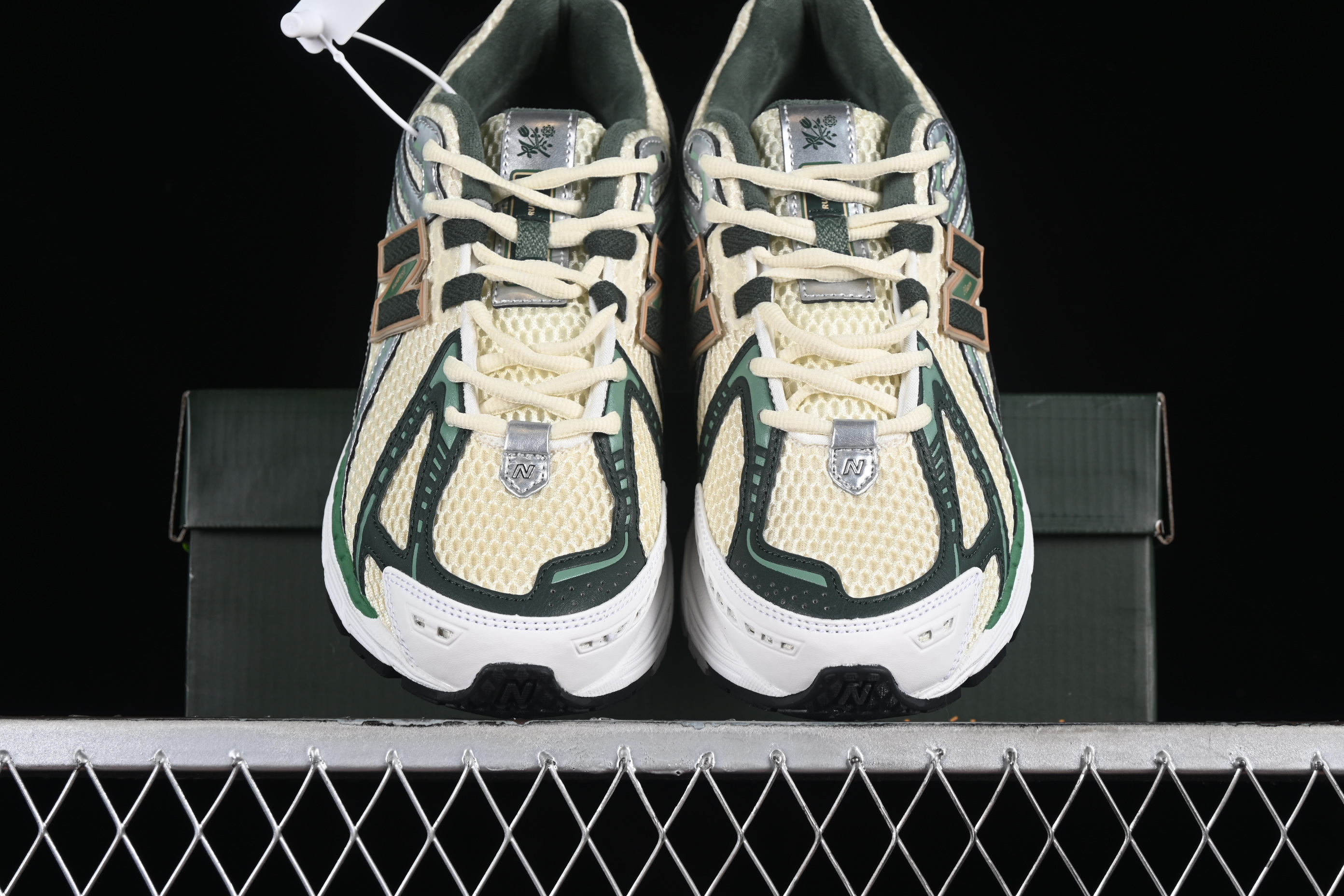 New Balance 1906 Series Retro Dad Style Casual Running Shoes - M1906RL1