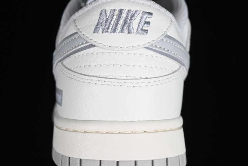 Nike Supreme x Nike SB Dunk Low Casual Skate Shoes in Beige Grey - RM2308-233