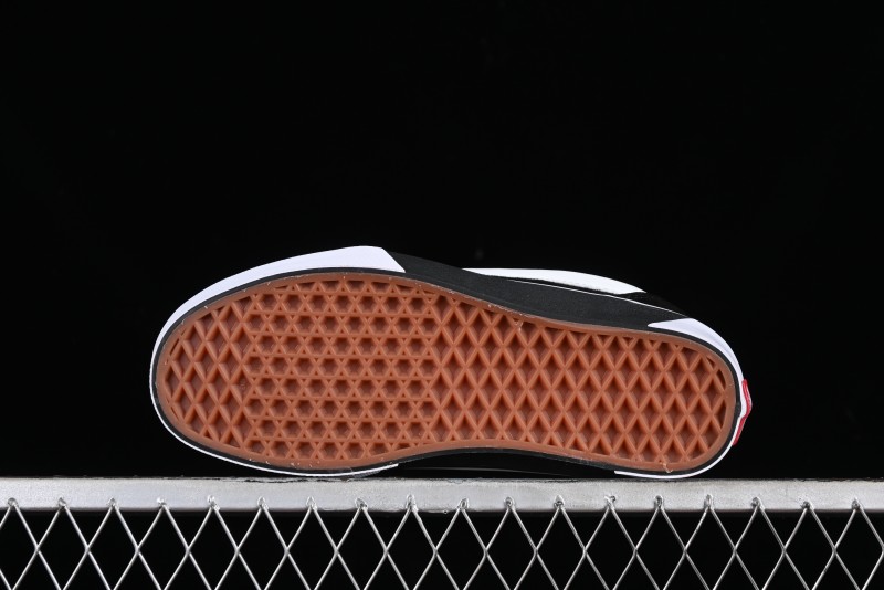 Vans Classics Knu Skool Retro Skate Shoes with Enlarged Toe and Thickened Tongue - VN0009QCWBL