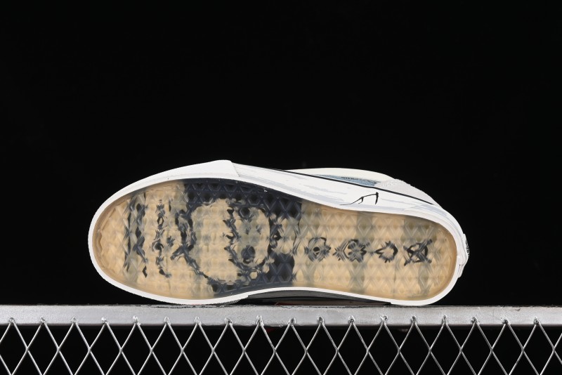 HIRONO Knu Skool Low-Top Casual Sneakers with Denim Graffiti Design - VN0009QCRBL