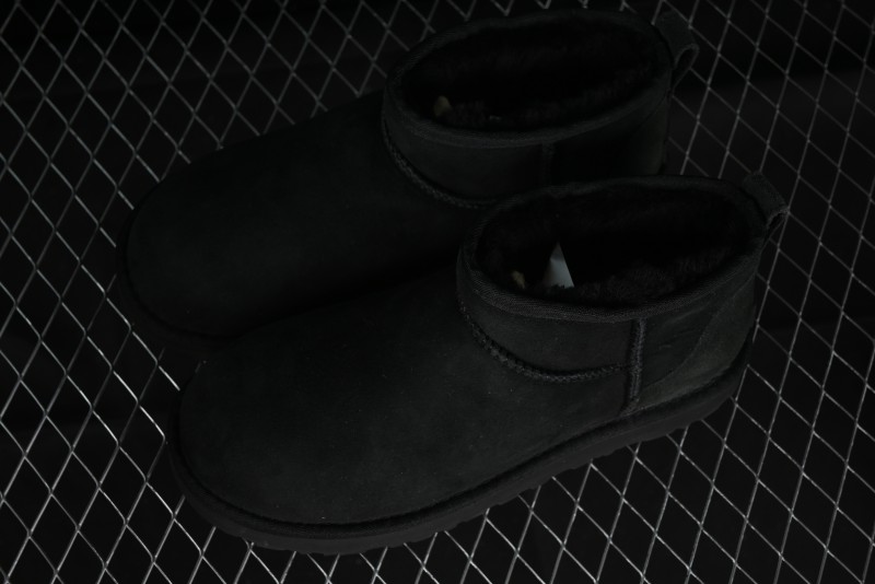 UGG Classic Ultra Mini Short Boots with Genuine Australian Sheepskin and TREADLITE Outsole - 1116109