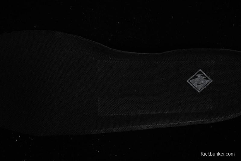 Nike Air Humara Retro Trail Running Shoes with 1990s Outdoor Style - 924464-001