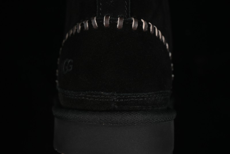 UGG Neumel Moc Ankle Boots in Suede with Shearling Lining - 1153631