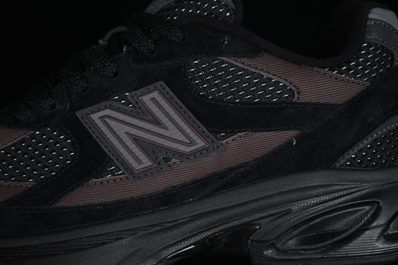 New Balance 2010 Series Retro Casual Running Shoes with Soft Suede and Nylon Mesh - M2010RN