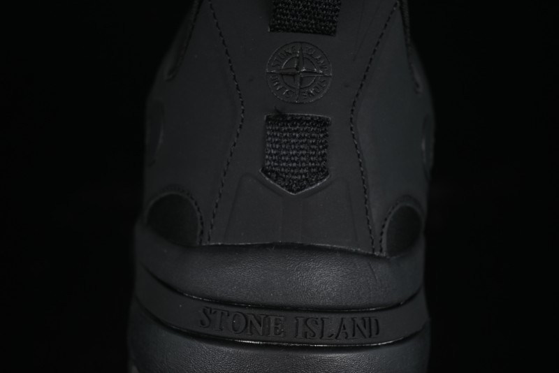 Stone Island Grime Panelled Low-Top Lifestyle Sneakers in Dark Brown - 79FWS0303
