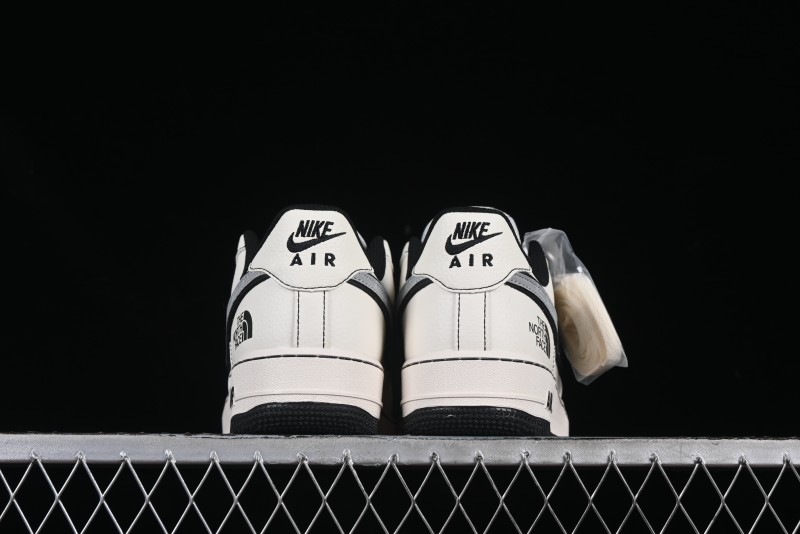 Nike Air Force 1 '07 Low The North Face x Comme des Garçons Black White Line Casual Sneakers - HH7518-050