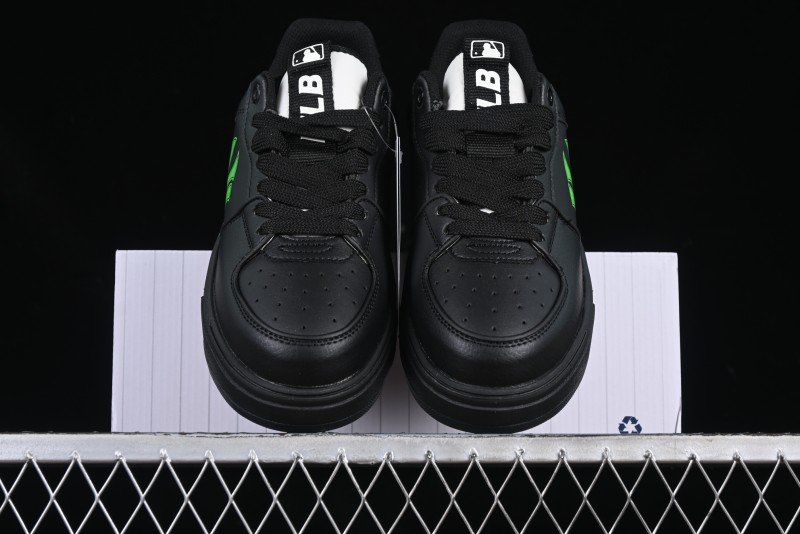 NY Yankees Black & Neon Green Sneakers - Classic Streetwear Style