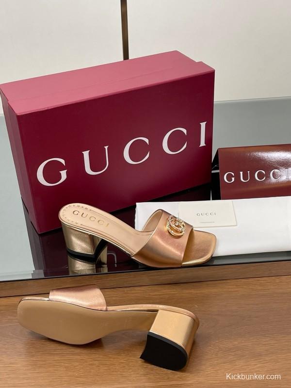 2025 Women Gucci Pink Leather Sandals GG Crystal Buckle LY00280
