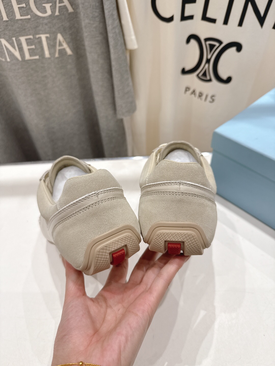 2025 Unisex Bottega Veneta White Leather Sneakers