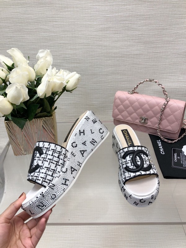 2025 Women Chanel Black White Textile Slippers LY00320