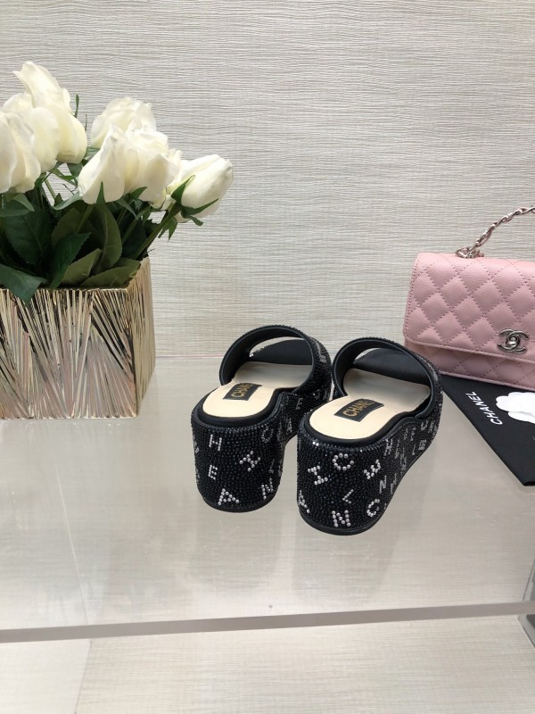 2025 Slippers Chanel Black Fabric Slippers