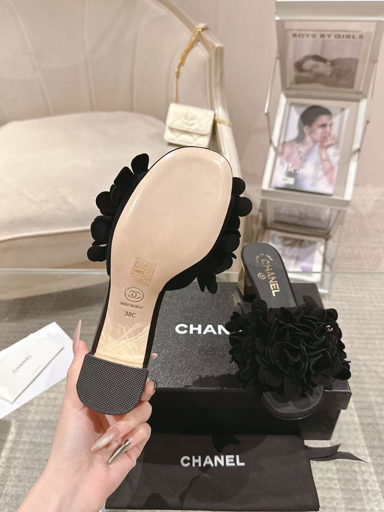 2025 Women Chanel Black Leather Slippers Floral B2032-2