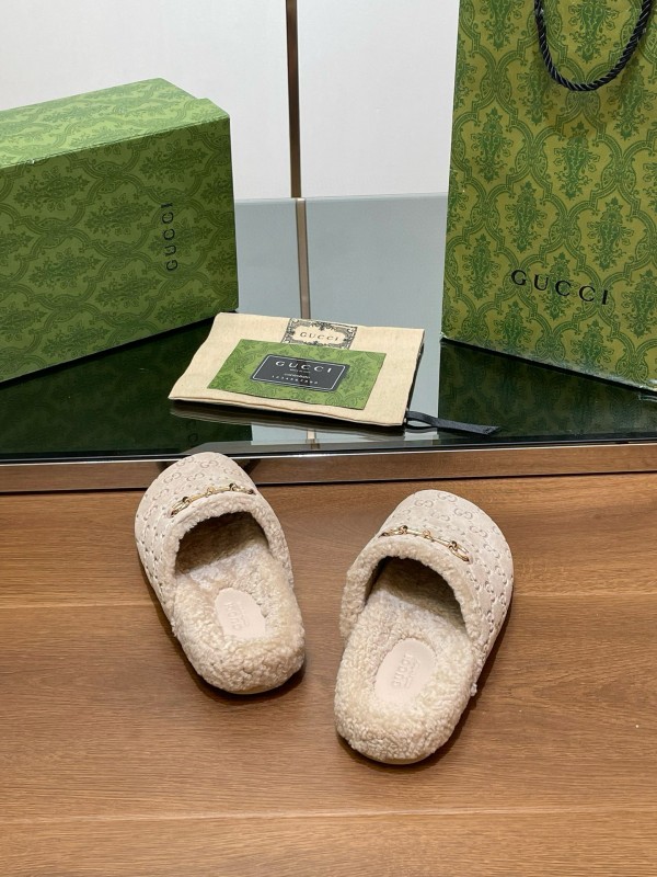 2024 Slippers Gucci Beige Shearling GG Embroidery