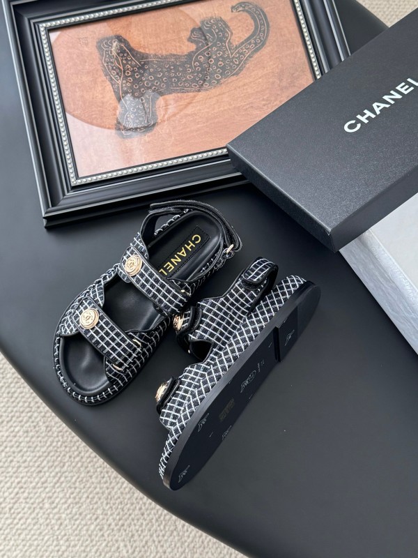 2025 Women Chanel Black Leather Sandals LY00320
