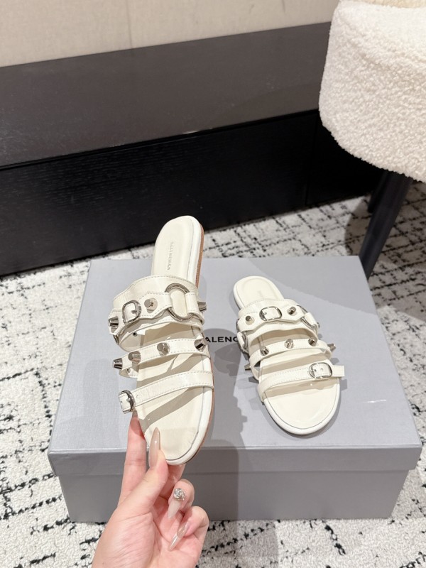 2025 Slippers Balenciaga White Leather Metal Studs KFY00289