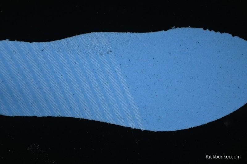 Nike Air Max 95 Retro Cushioned Running Shoes with Air-Sole Unit - FB2709-001