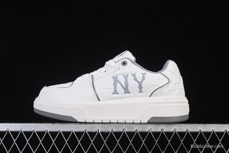 New York Yankees Bigball Chunky Embo Monogram Platform Sneakers - 3ASXE035N50GRS