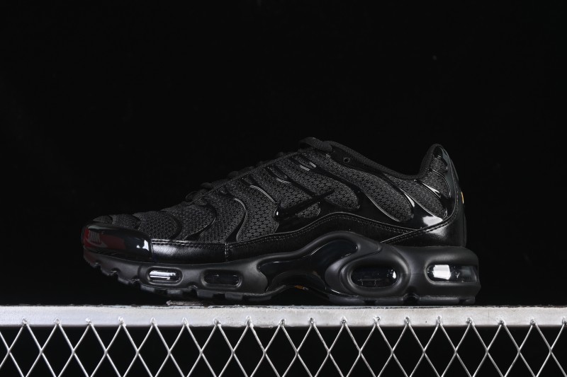 Nike Air Max Plus Retro Running Shoes with Air Cushion Technology - 604133-050