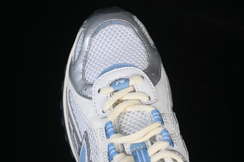 New Balance 204 Series Retro Casual Running Shoes with Breathable Mesh Upper - U204LSWC