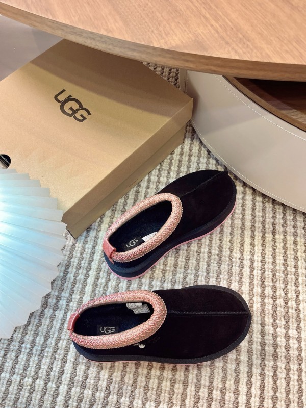 UGG Tazz Platform Wool Slipper - MJ00230