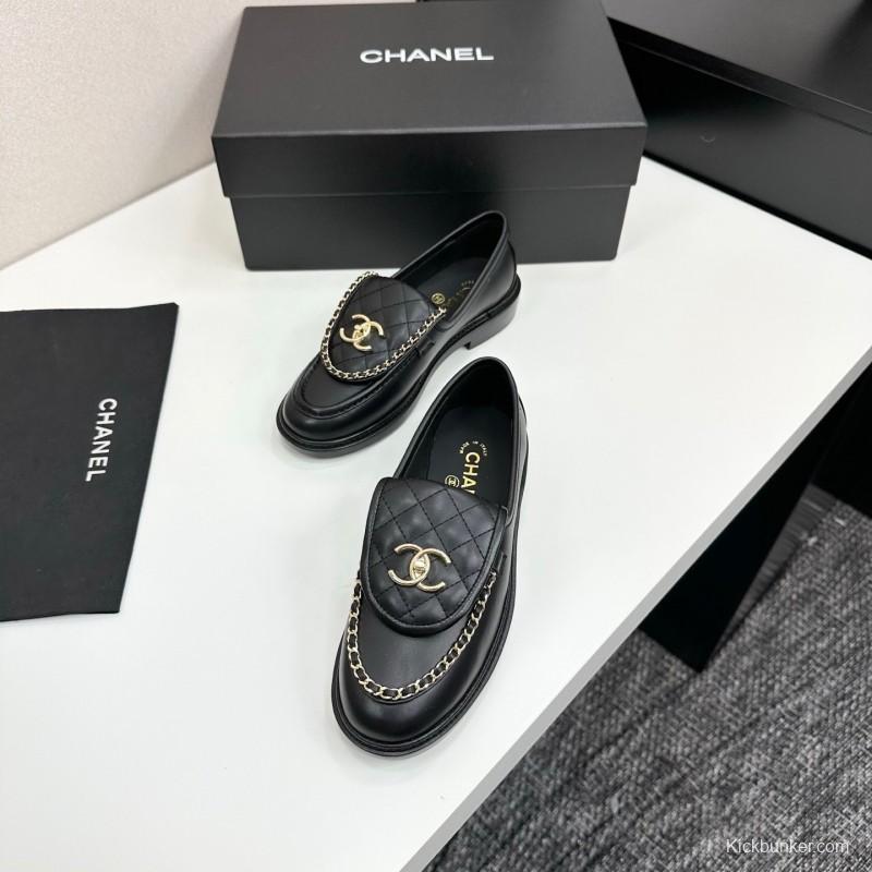Chanel Classic Flap Chain CC Loafers with Buckle Closure - LY00320