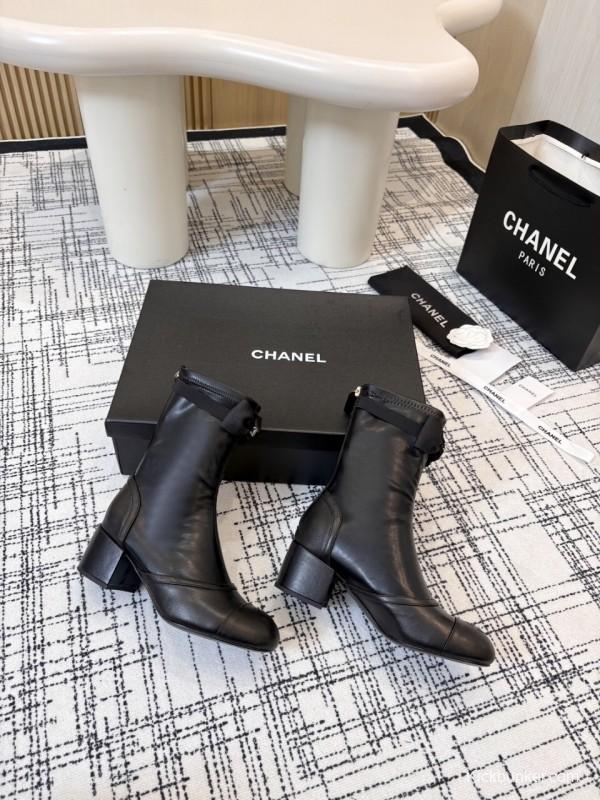 Chanel Classic Chunky Heel Back Zipper Ankle Boots - LY00320