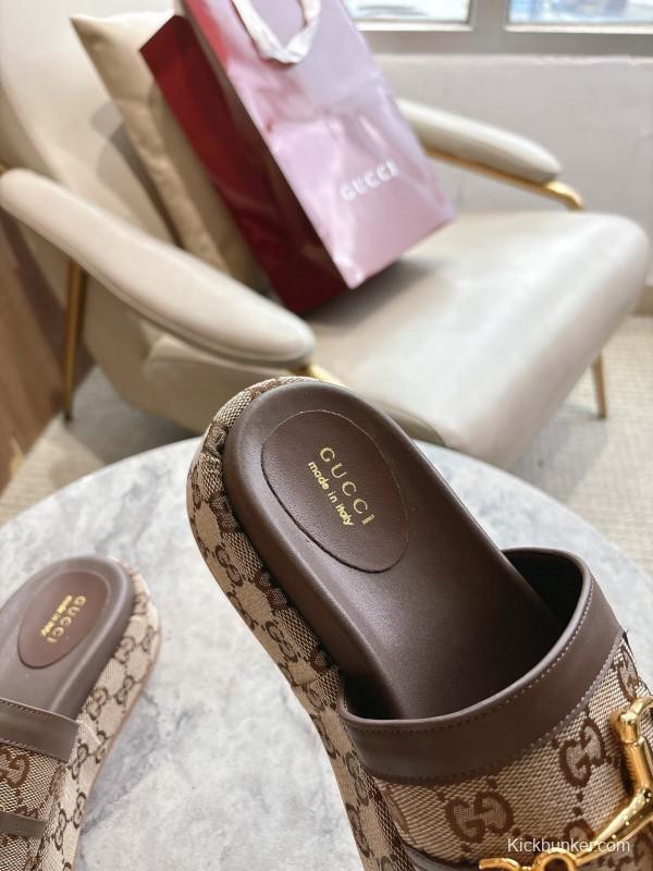 Gucci 2025/SS Women's Sandals with Iconic Horsebit Detail and Gold Hardware - LY00270