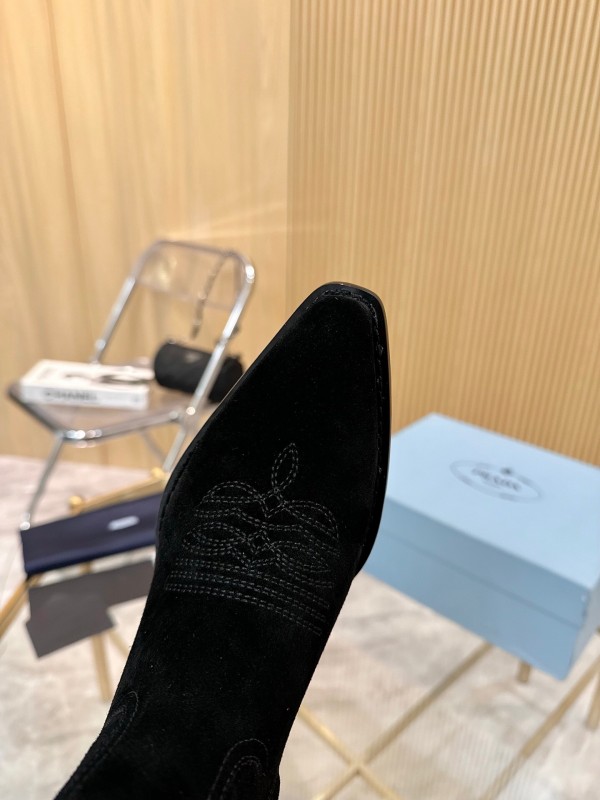 Prada Classic Pointed Boots 2025 SS Collection - L Y00330