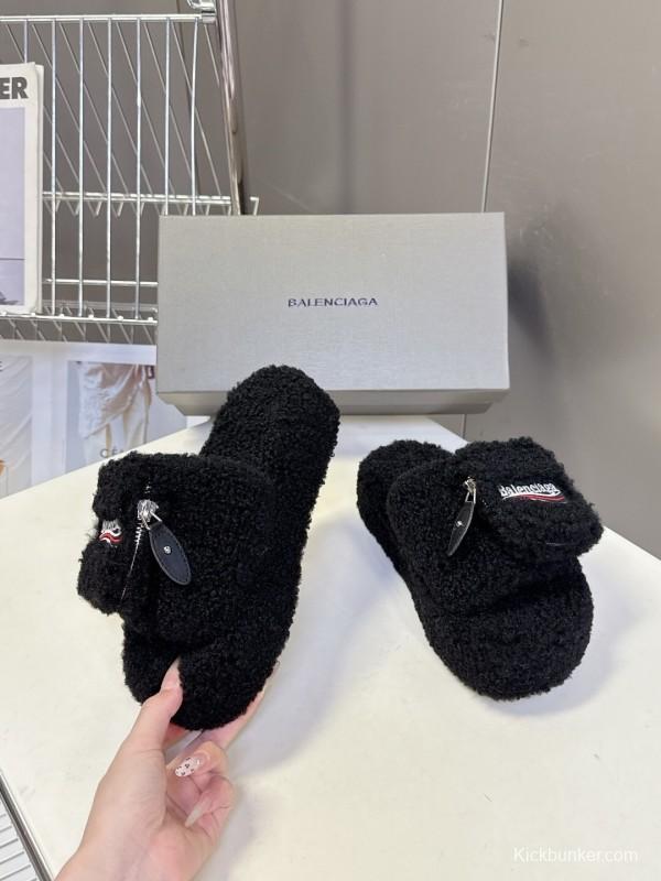 Balenciaga 2025/SS Couple Edition Coca-Cola Logo Furry Slippers - KFY00230