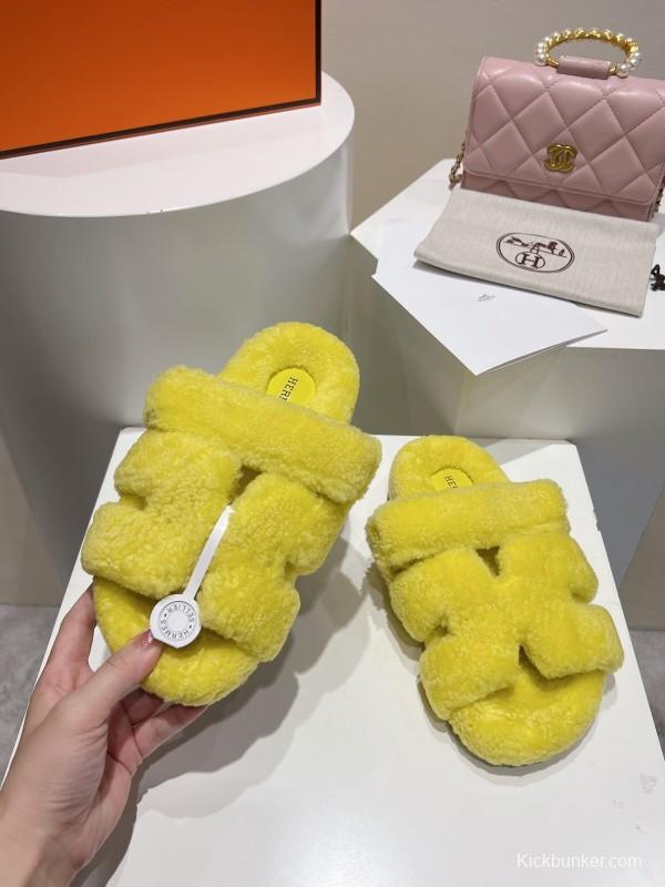 Hermes Love Uncle Full Wool Slippers with Wavy Fur Design - LY00270