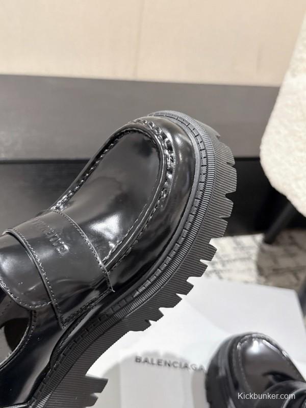 Balenciaga 2025 SS Loafers with Retro Design and Lightweight TPU Sole - KFY00320