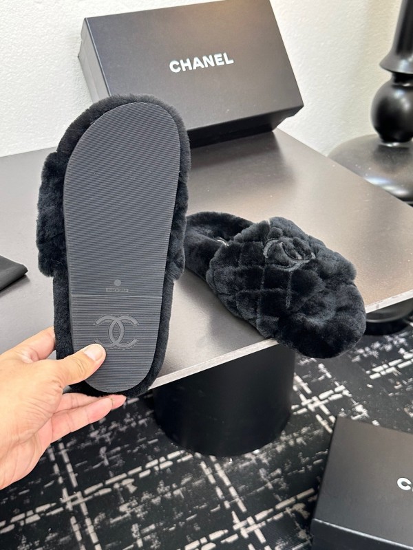 Chanel 2025 SS Fashion Fur Slippers - LY00250