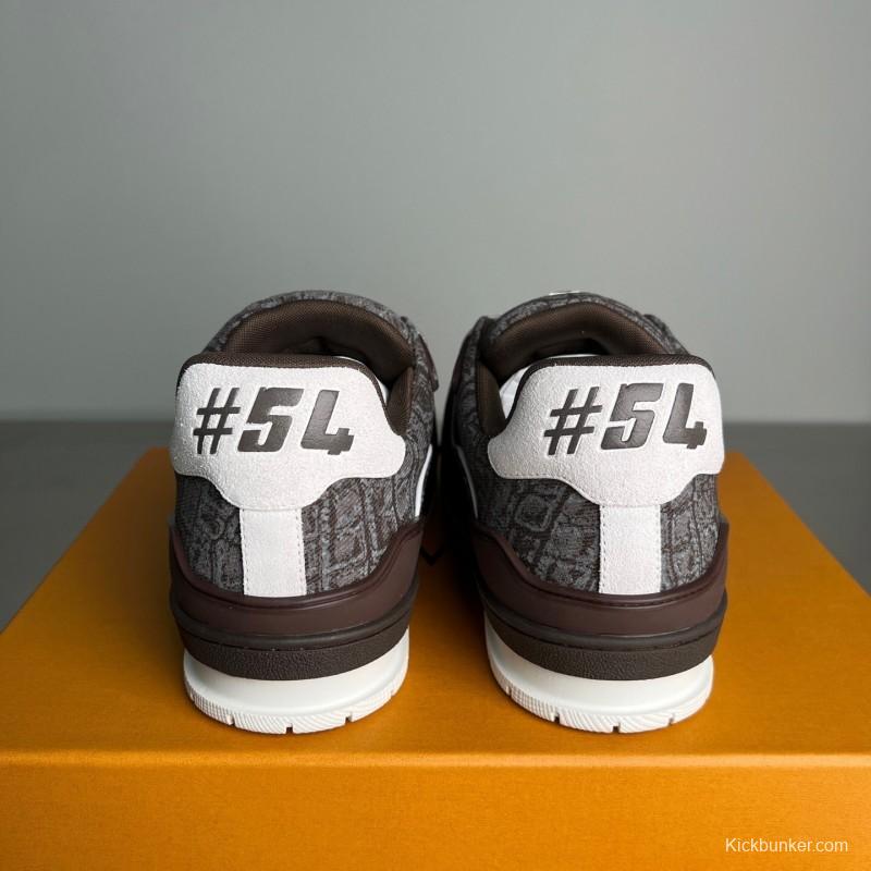 Louis Vuitton 2025 Spring/Summer Collection Luxury Sneakers with Signature Logo and Dual-Color TPU Outsole - YC