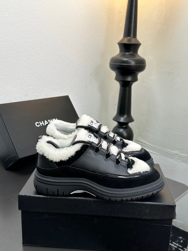 Chanel Spring/Summer 2025 Runway Thick Sole Sneakers - LY00320