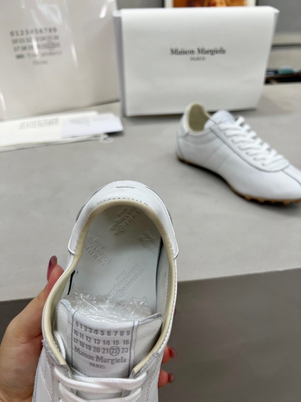 Maison Margiela Couple Sports Casual Shoes - AS00240