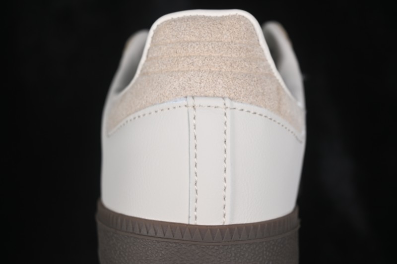 Adidas Samba OG Classic Skateboarding Shoes with Retro Suede Design - JR0893