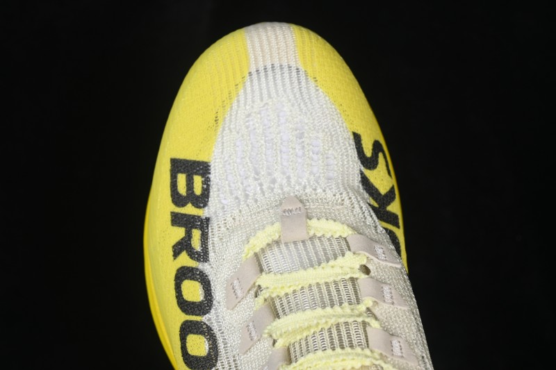 Brooks Hyperion Elite 5 Racing Running Shoes with Lightweight Cushioning and Carbon Plate - 1000491D756
