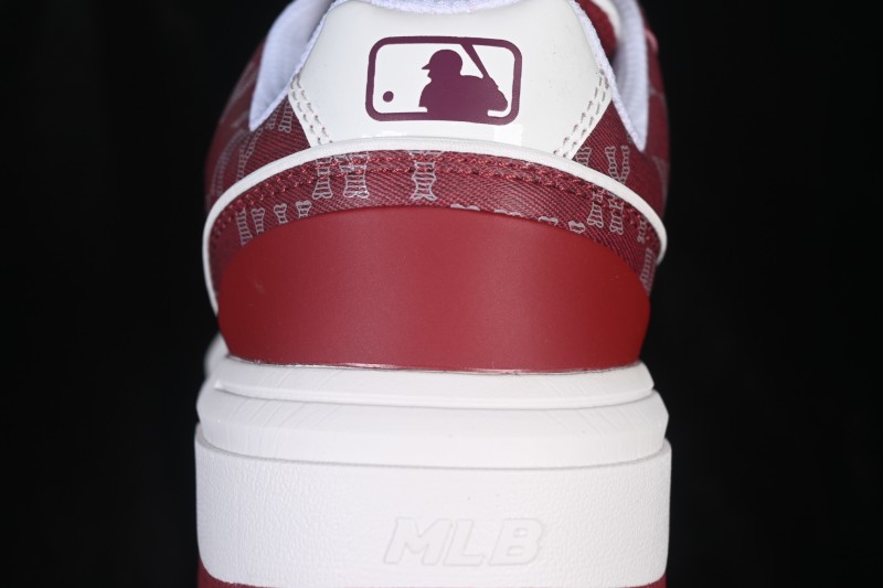 MLB New York Yankees Chunky Liner Classic Monogram Lightweight Platform Casual Sneakers - 3ASXCMN4N50RDD