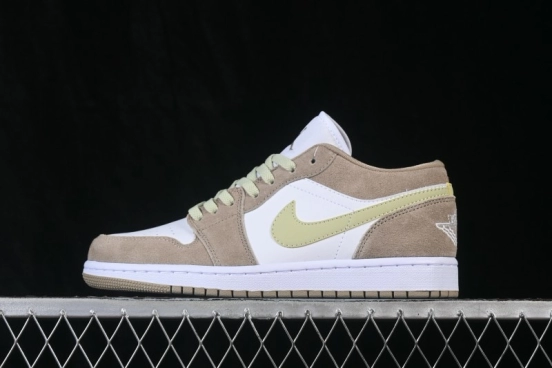 Nike Air Jordan 1 Low Retro Basketball Shoes with Classic Color Blocking - DC0774-204