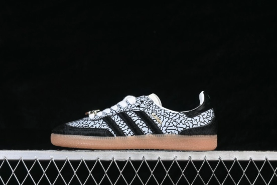Adidas Samba OG Classic Skateboarding Sneakers with Reinforced Suede Upper - JQ8742