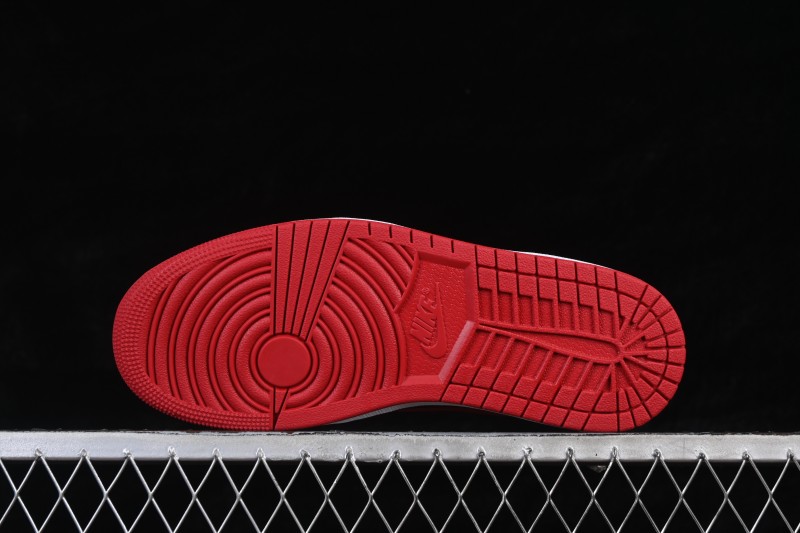 Nike Air Jordan 1 Low Retro Basketball Shoes with Classic Colorway - IW6276-001