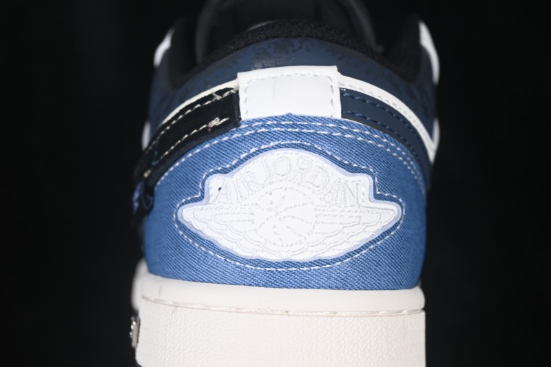 Nike Air Jordan 1 Low Retro Basketball Shoes with Classic Design - 553558-081