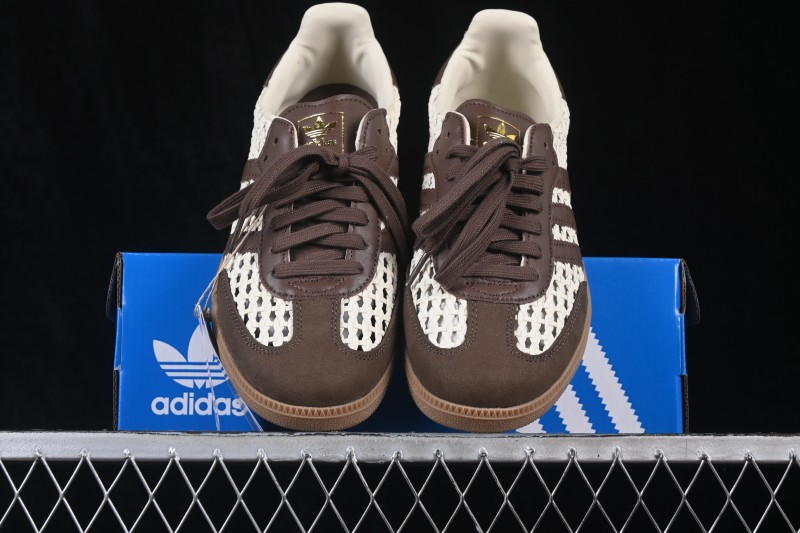 Adidas Samba OG Classic Lifestyle Sneakers with Retro Design - IH9373