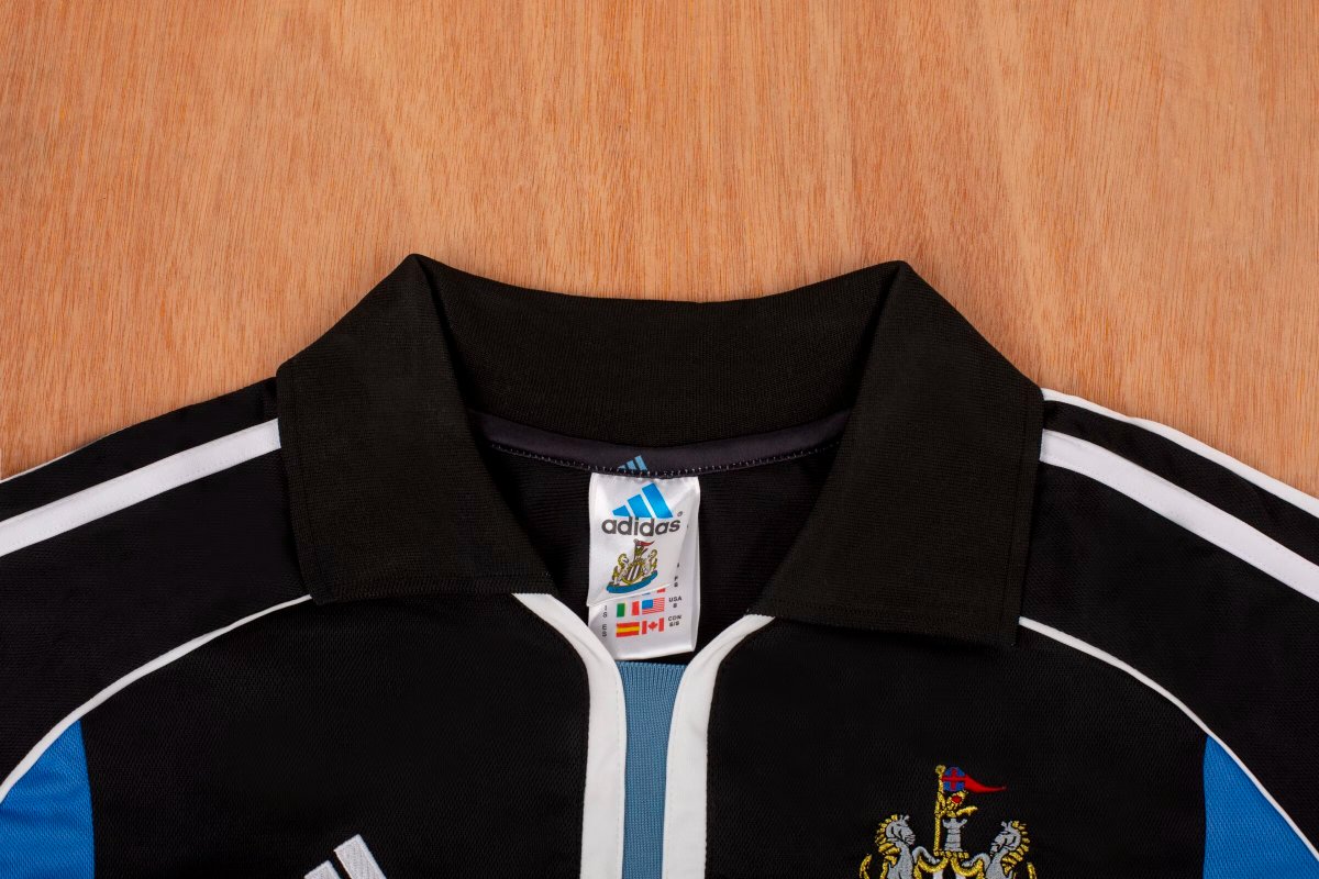 Retro 01/02 Newcastle United Away Black Jersey